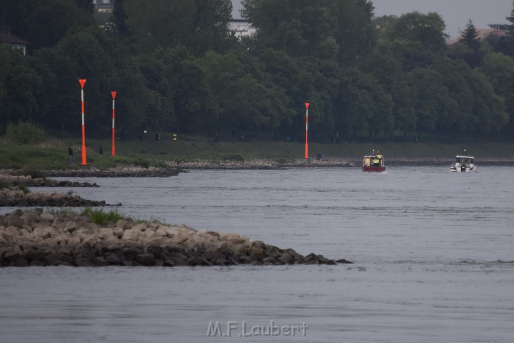 PRhein Koeln Porz Ensen Schwimmer untergegangen P097.JPG - Miklos Laubert